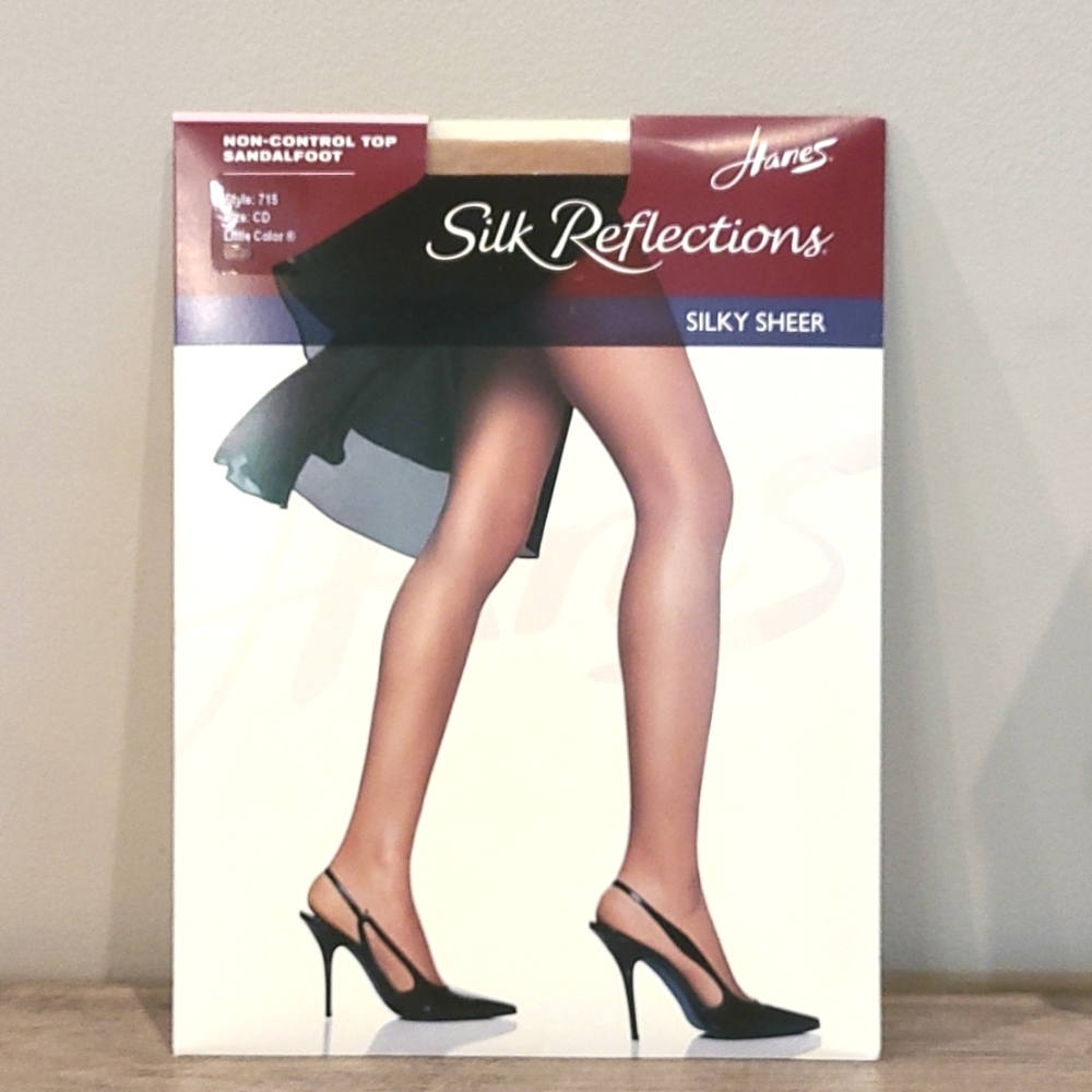 NWT Hanes Nude Non-Control Top Sandalfoot Nylons : Little Color